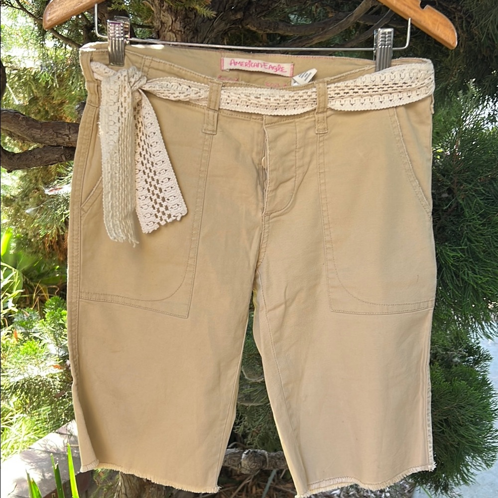 American Eagle vintage Beige Women's Bermudas with Lace‎ Belt size 2